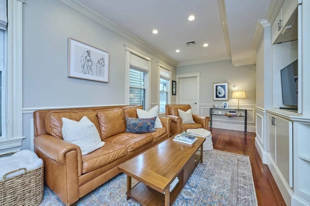 2 bed, 1 bath apartment for rent at 464 East 6th St Unit 2, South Boston