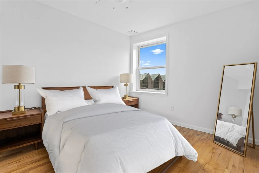 1 bed, 1 bath apartment for rent at 464 Hanover St Unit 9A, Waterfront — photo 5 of 11