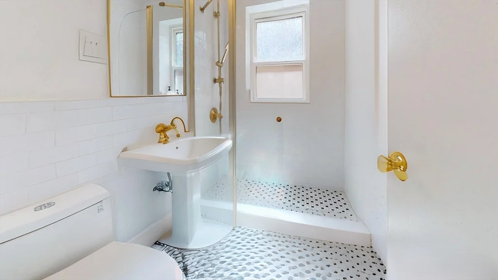2 bed, 1 bath apartment for rent at 465 Arborway Unit 13, Jamaica Plain — photo 9 of 10