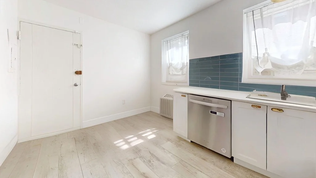 2 bed, 1 bath apartment for rent at 465 Arborway Unit 13, Jamaica Plain — photo 2 of 10