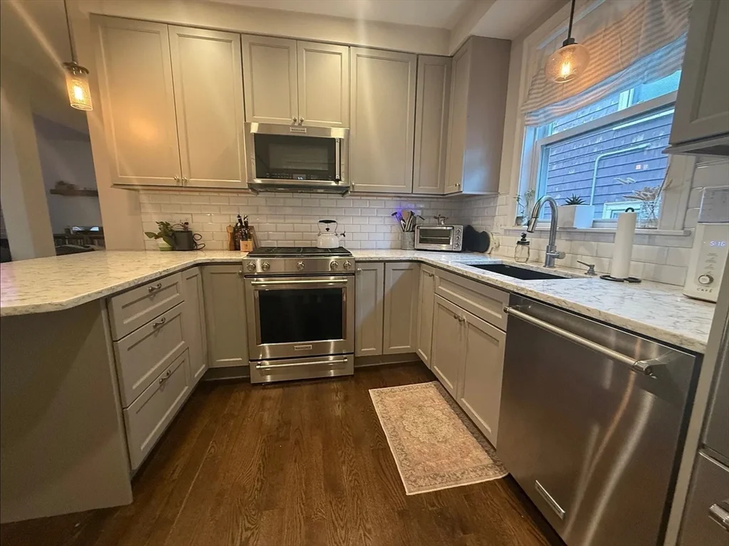 3 bed, 2 bath apartment for rent at 465 Ashmont Unit 2, Dorchester — photo 6 of 15