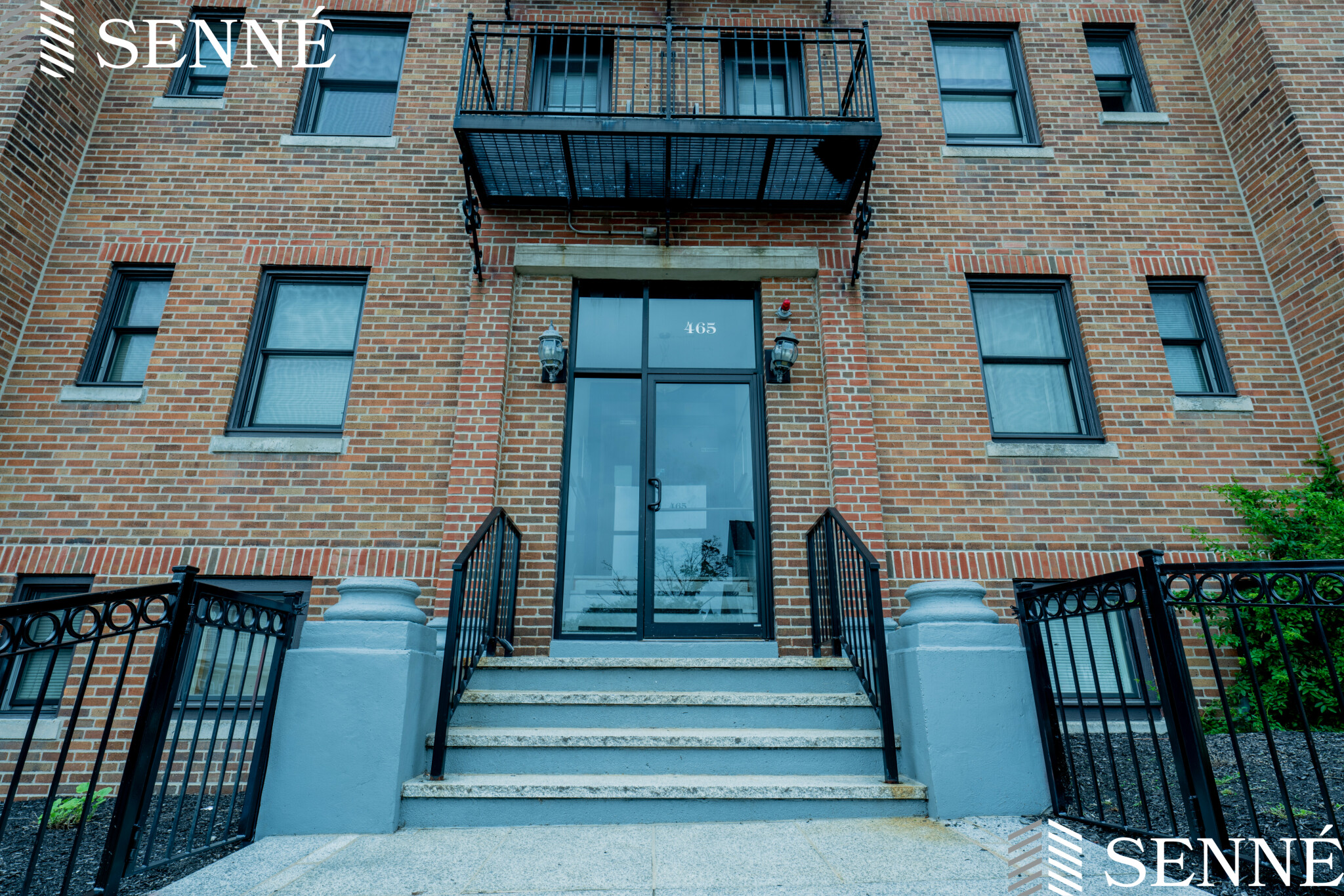 1 bed, 1 bath apartment for rent at 465 Broadway Unit 12, South Medford