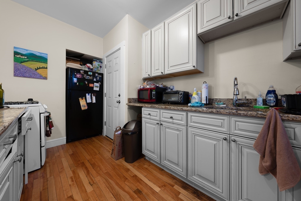 1 bed, 1 bath apartment for rent at 465 Broadway Unit 8, Somerville