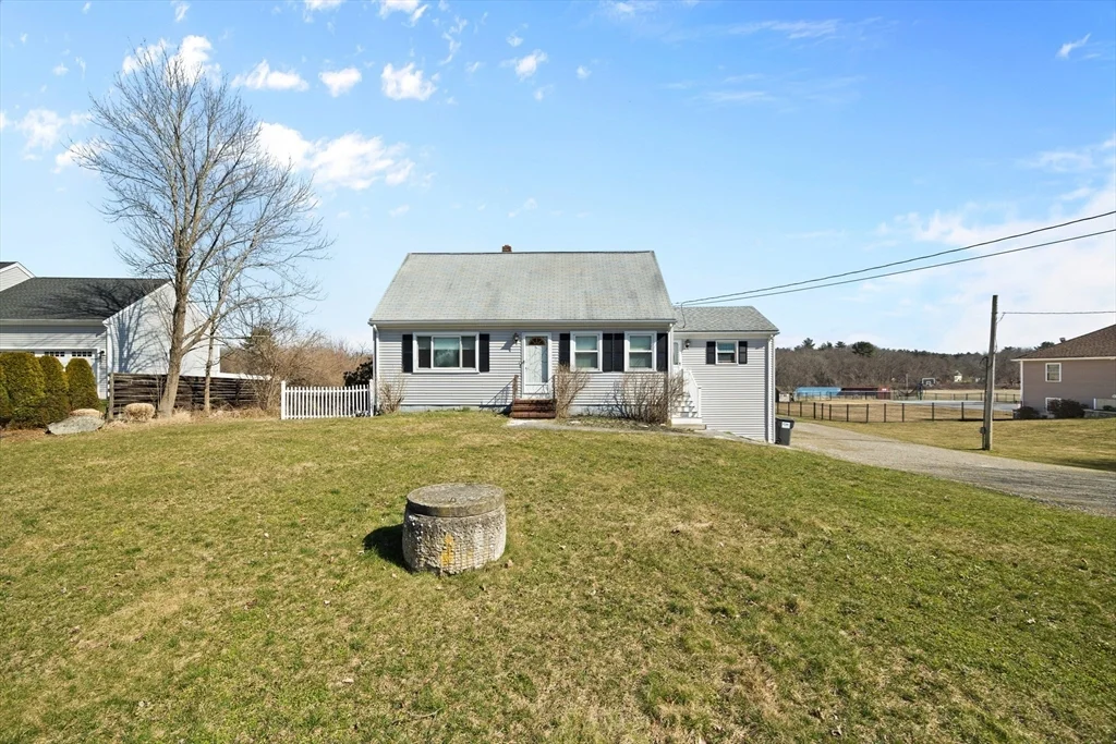 4 bed, 1 bath apartment for rent at 465 Church St, Raynham