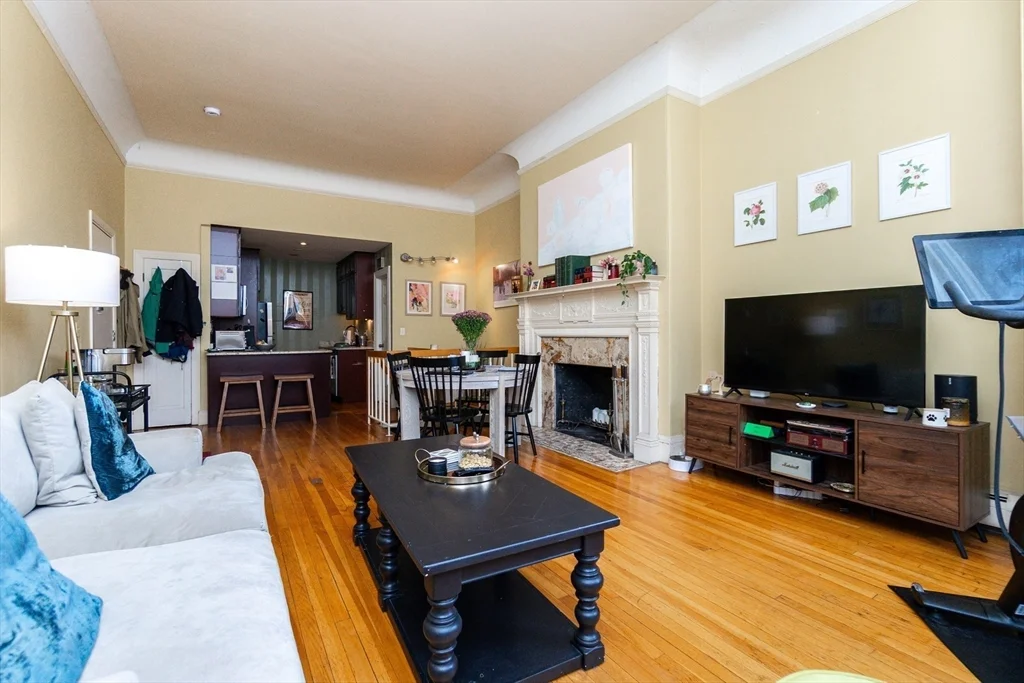 1 bed, 1 bath apartment for rent at 465 Commonwealth Ave Unit 1, Back Bay — photo 1 of 16