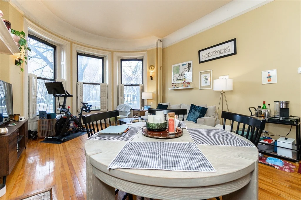 1 bed, 1 bath apartment for rent at 465 Commonwealth Ave Unit 1, Back Bay — photo 3 of 16