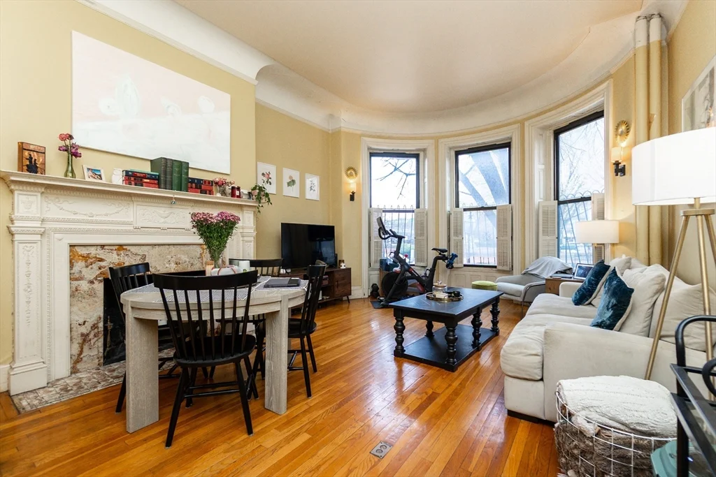 1 bed, 1 bath apartment for rent at 465 Commonwealth Ave Unit 1, Back Bay — photo 2 of 16