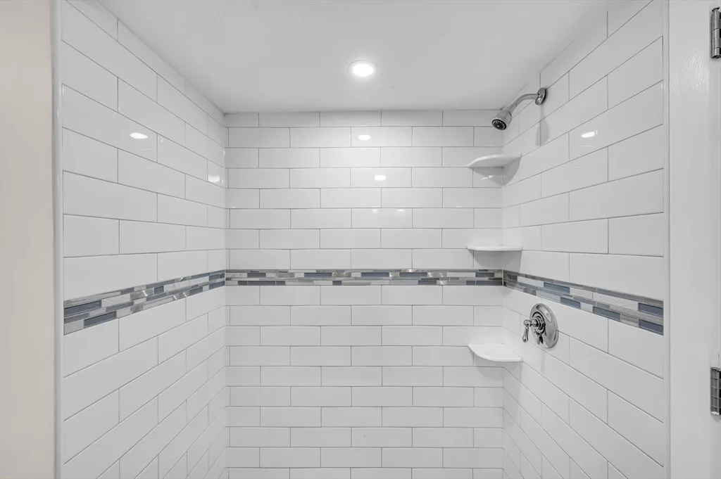 1 bed, 1 bath apartment for rent at 465 East Eight Unit 1, South Boston — photo 9 of 29