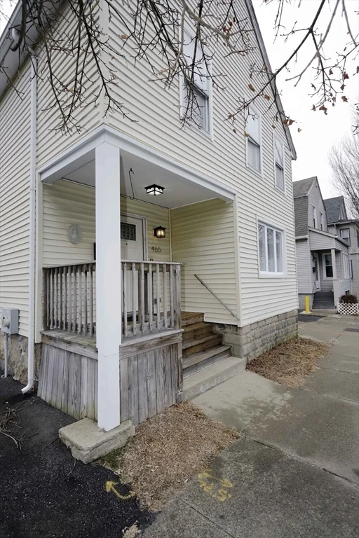 3 bed, 2 bath apartment for rent at 465 Union St Unit 1, West — photo 39 of 40