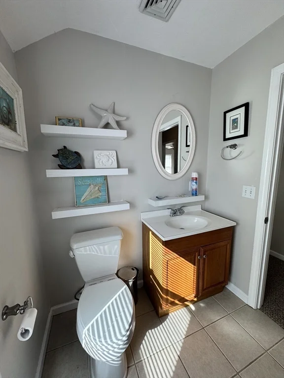 3 bed, 2 bath apartment for rent at 465 Union St Unit 1, West — photo 27 of 40