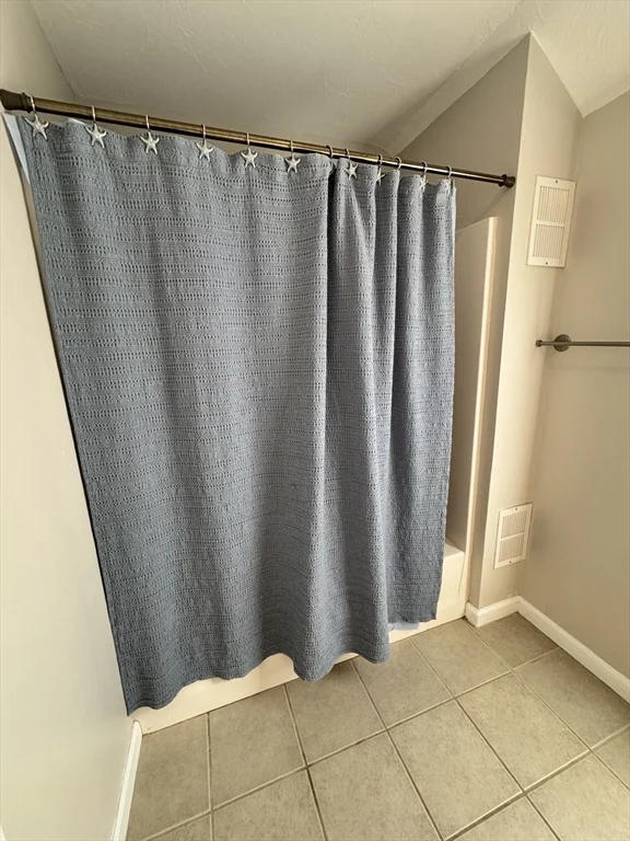 3 bed, 2 bath apartment for rent at 465 Union St Unit 1, West — photo 30 of 40