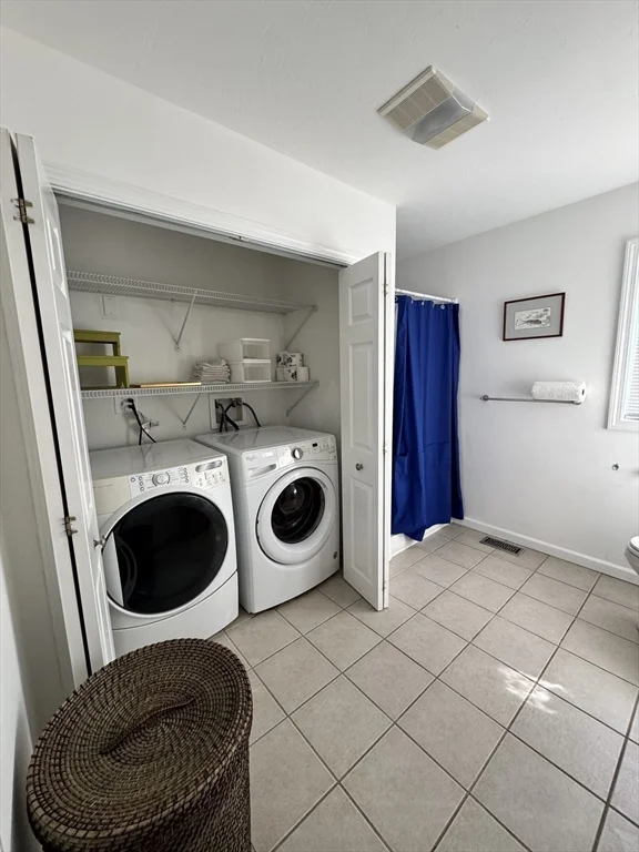 3 bed, 2 bath apartment for rent at 465 Union St Unit 1, West — photo 28 of 40