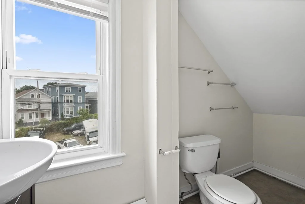 6 bed, 2 bath apartment for rent at 465 West Fountain St Unit 2, Providence — photo 19 of 22