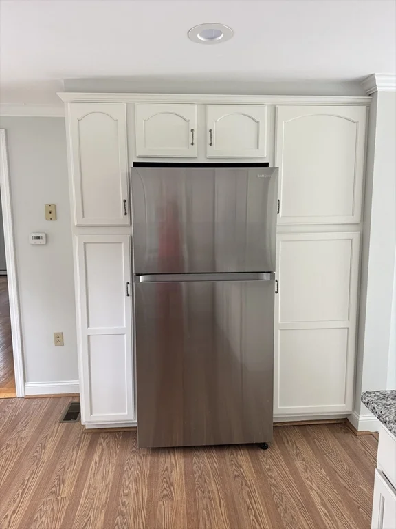 3 bed, 1 bath apartment for rent at 466 Center St Unit B, Hanover — photo 4 of 10