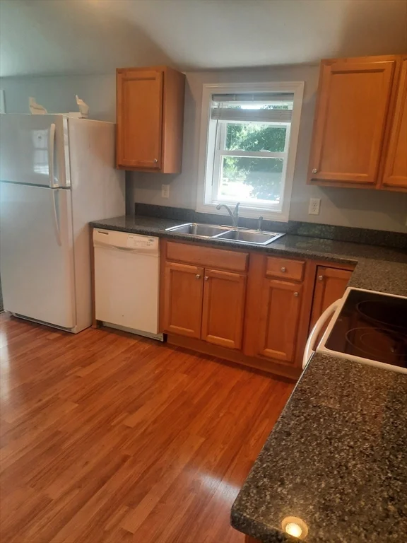 3 bed, 1 bath apartment for rent at 466 Center St Unit C, Hanover — photo 4 of 9