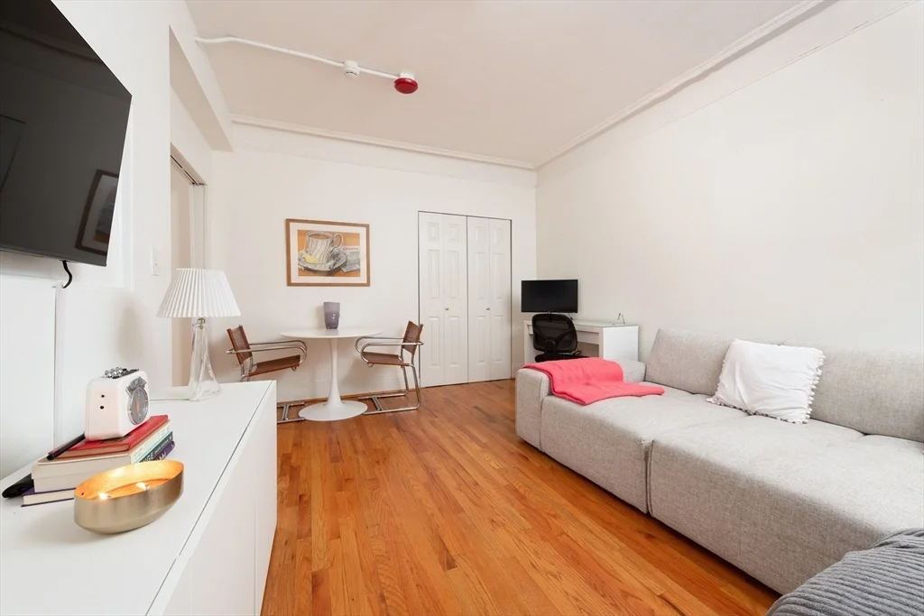 1 bed, 1 bath apartment for rent at 466 Commonwealth Ave Unit 206, Fenway — photo 9 of 22