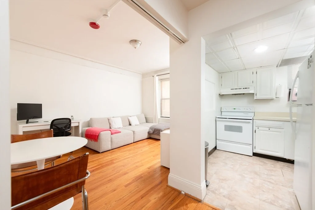 1 bed, 1 bath apartment for rent at 466 Commonwealth Ave Unit 206, Fenway — photo 6 of 22
