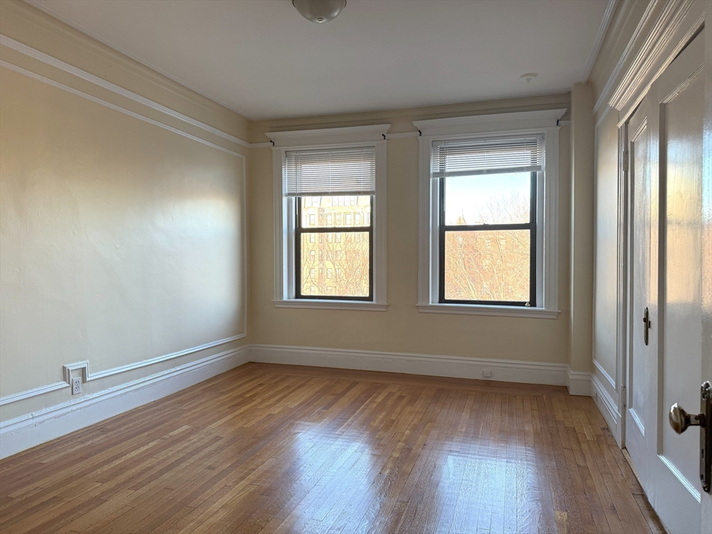3 bed, 1 bath apartment for rent at 466 Commonwealth Ave Unit 401, Fenway — photo 7 of 10