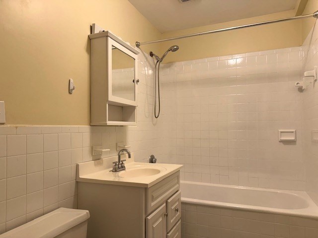 3 bed, 1 bath apartment for rent at 466 Commonwealth Ave Unit 401, Fenway — photo 9 of 10