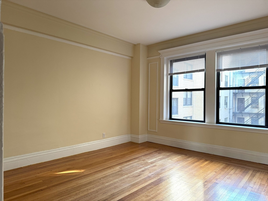 3 bed, 1 bath apartment for rent at 466 Commonwealth Ave Unit 401, Fenway — photo 8 of 10