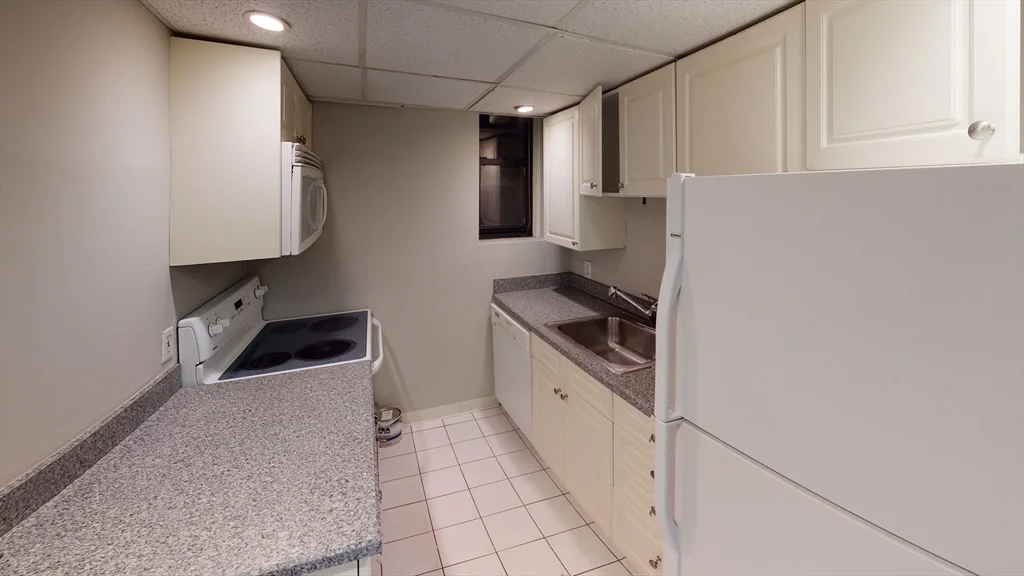 1 bed, 1 bath apartment for rent at 466 Commonwealth Ave , Unit 406, Fenway