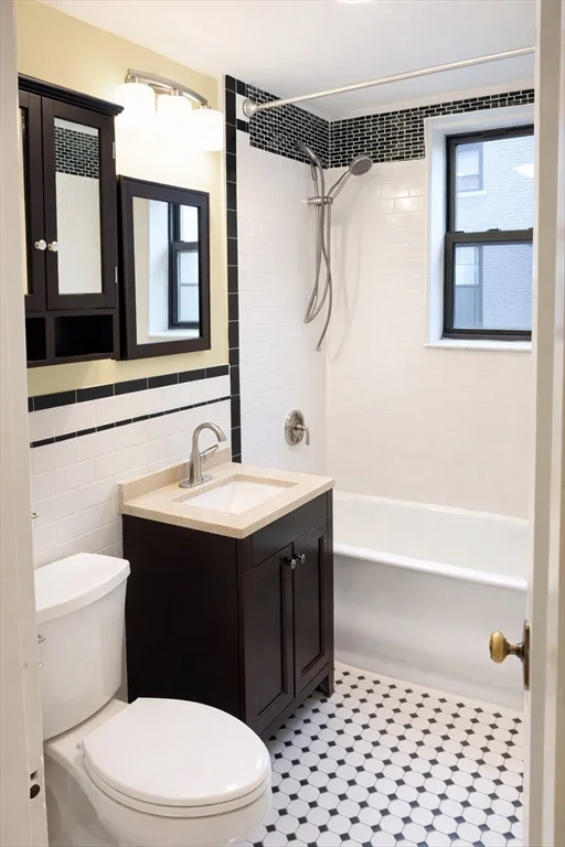 2 bed, 1 bath apartment for rent at 466 Commonwealth Ave Unit 506, Fenway — photo 7 of 14