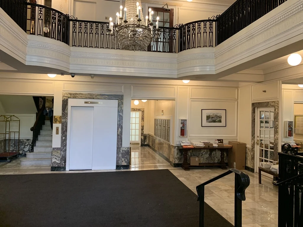 Studio bed, 1 bath apartment for rent at 466 Commonwealth Ave Unit 604, Fenway — photo 8 of 8