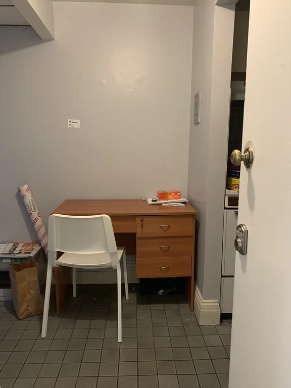 Studio bed, 1 bath apartment for rent at 466 Commonwealth Ave Unit 604, Fenway — photo 3 of 8