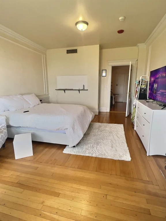 2 bed, 1 bath apartment for rent at 466 Commonwealth Ave Unit 802, Boston — photo 7 of 11