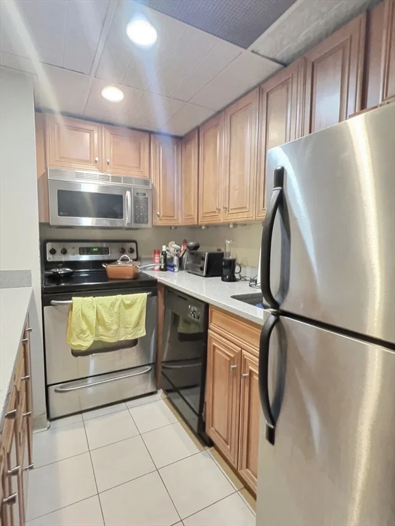 2 bed, 1 bath apartment for rent at 466 Commonwealth Ave Unit 802, Boston — photo 3 of 11