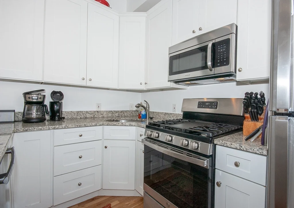 2 bed, 1 bath apartment for rent at 466 East 3rd St Unit 1, South Boston — photo 7 of 15