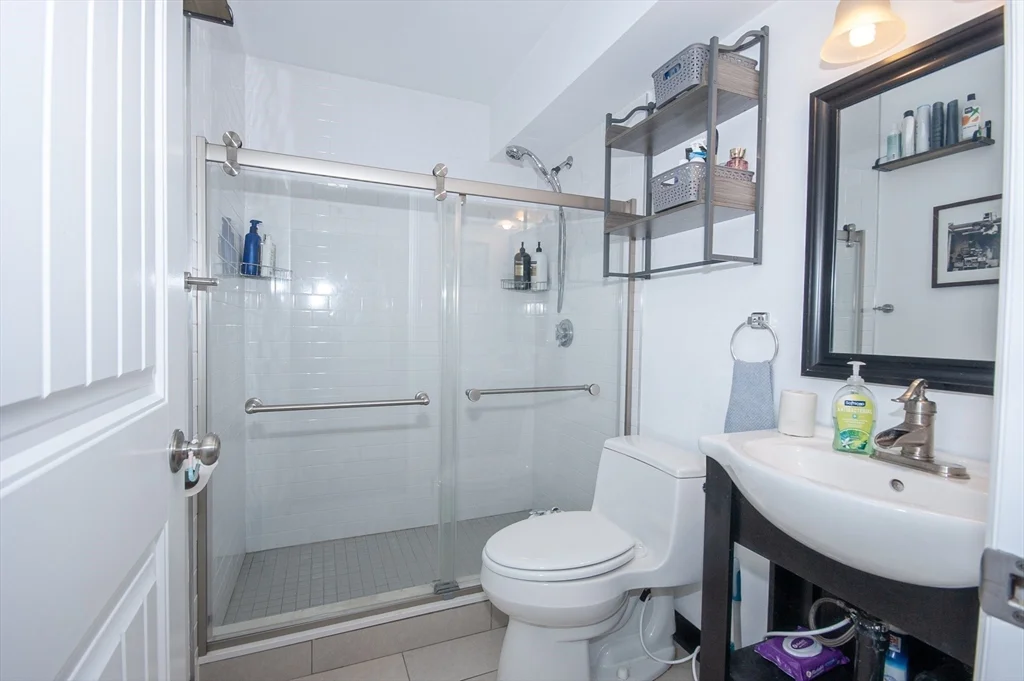 2 bed, 1 bath apartment for rent at 466 East 3rd St Unit 1, South Boston — photo 14 of 15
