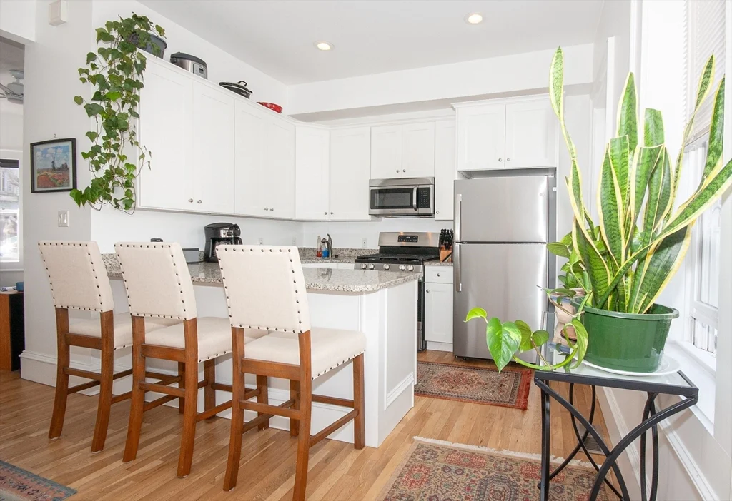 2 bed, 1 bath apartment for rent at 466 East 3rd St Unit 1, South Boston — photo 5 of 15