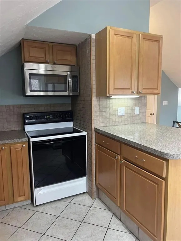 1 bed, 1 bath apartment for rent at 466 East Merrimack St Unit 3, Lowell — photo 5 of 6