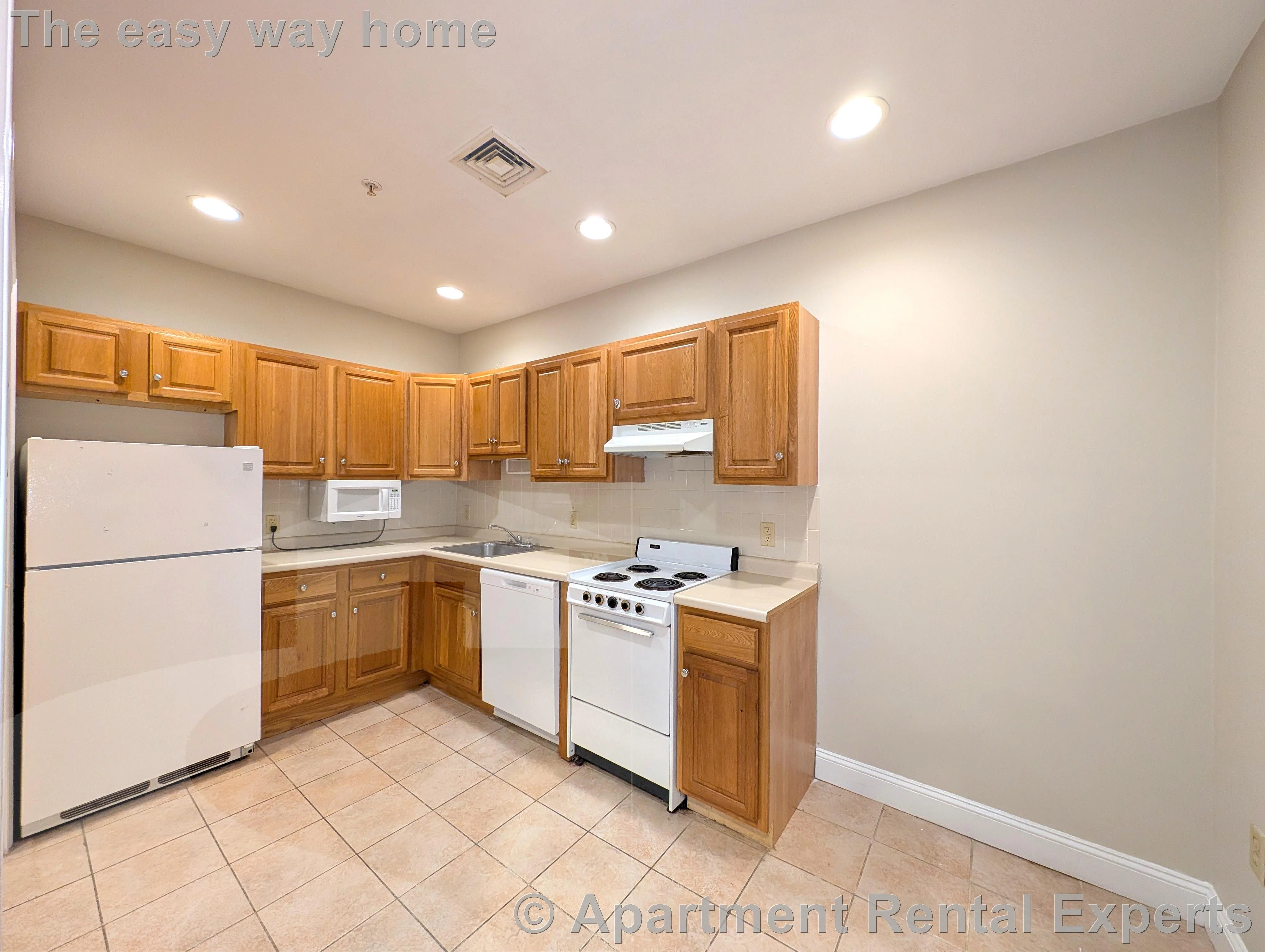 1 bed, 1 bath apartment for rent at 466 Green St Unit 2, Central Square — photo 2 of 9