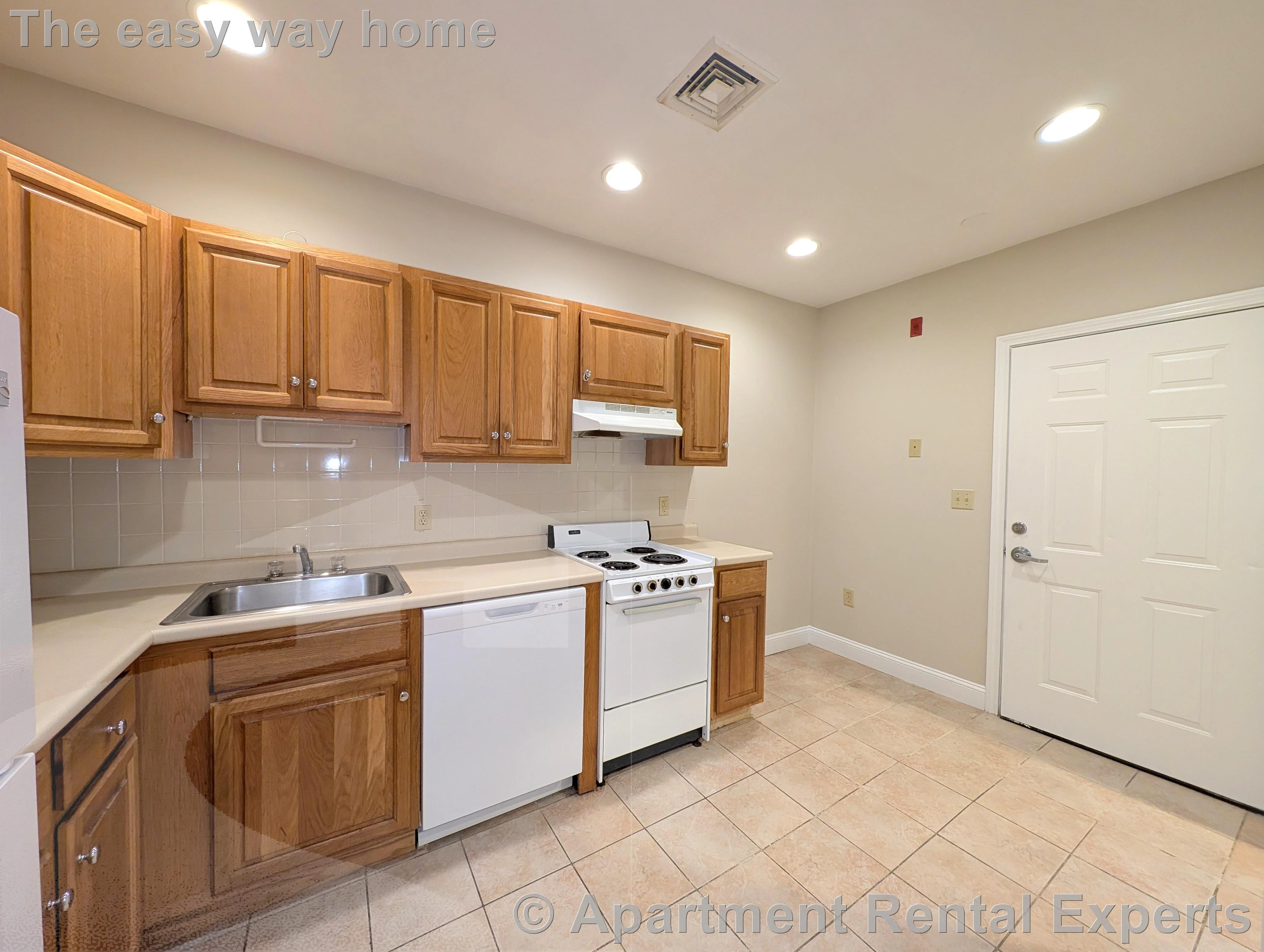 1 bed, 1 bath apartment for rent at 466 Green St Unit 2, Central Square — photo 1 of 9