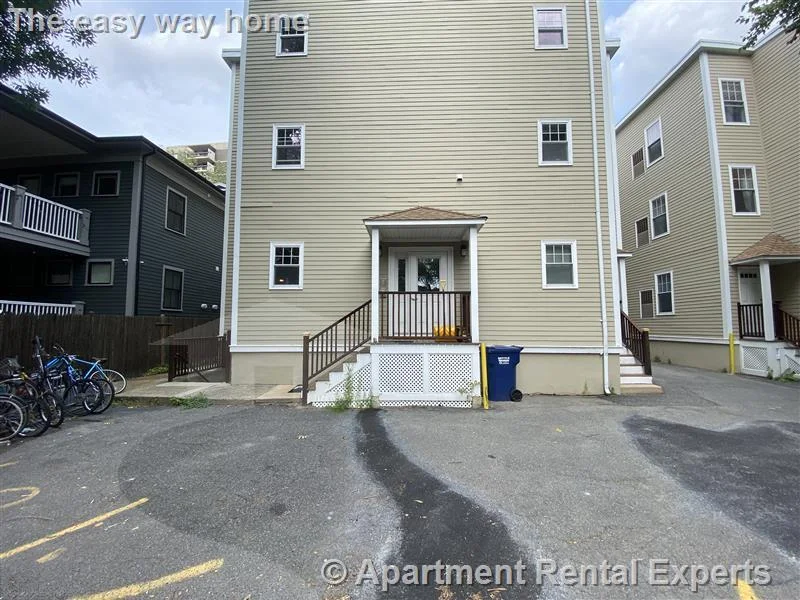 1 bed, 1 bath apartment for rent at 466 Green St Unit 9, Central Square — photo 11 of 11