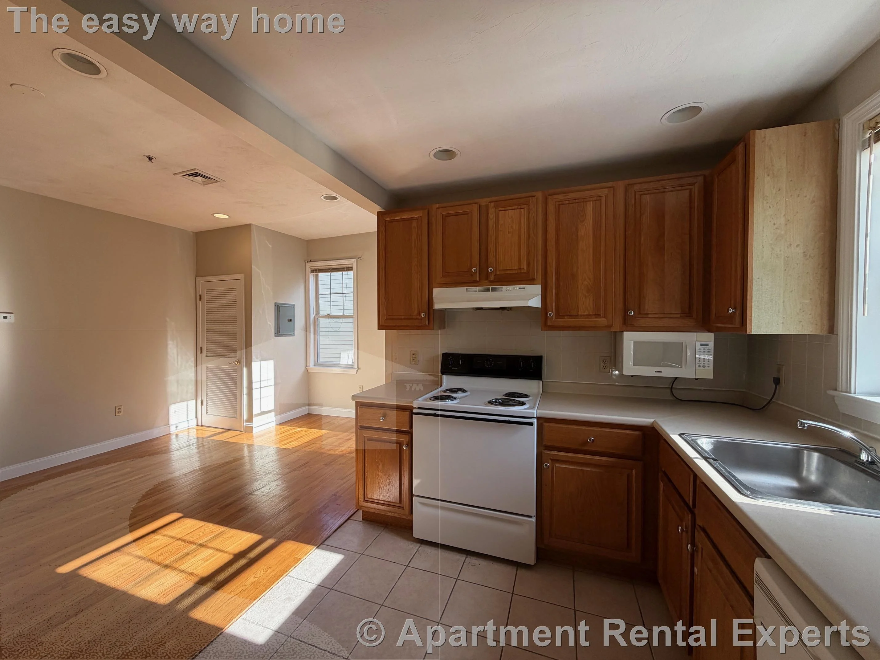 1 bed, 1 bath apartment for rent at 466 Green St Unit 9, Central Square — photo 1 of 11