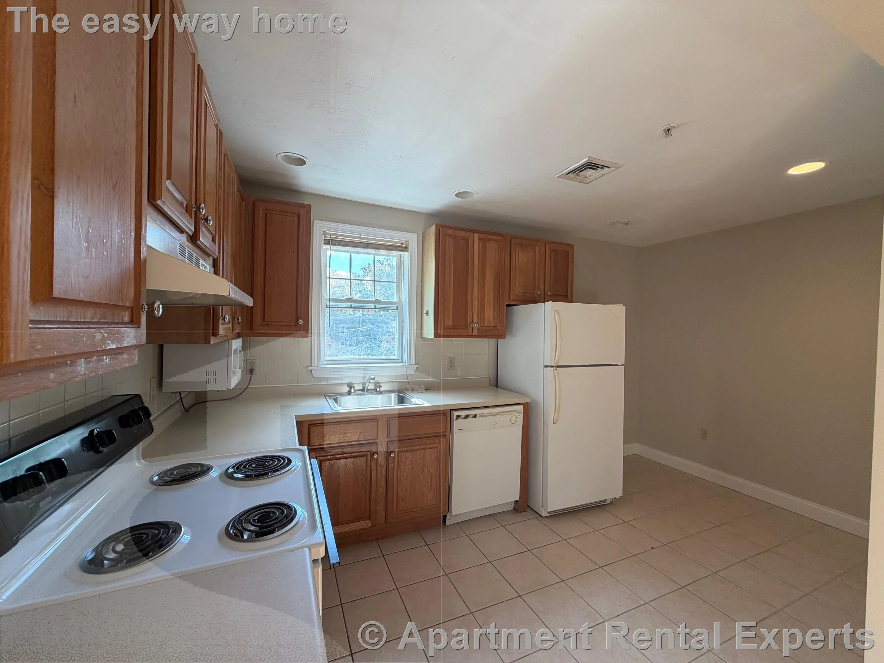 1 bed, 1 bath apartment for rent at 466 Green St Unit 9, Central Square — photo 2 of 11