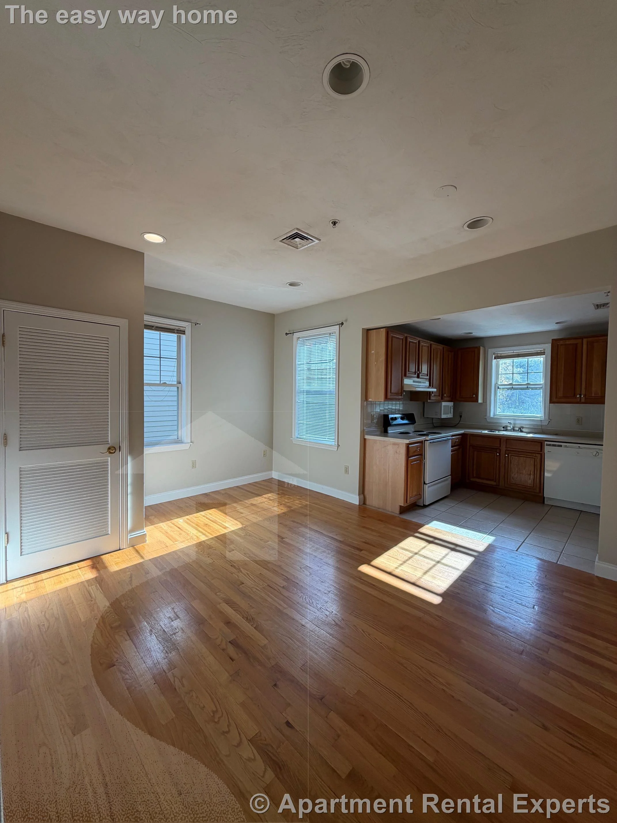 1 bed, 1 bath apartment for rent at 466 Green St Unit 9, Central Square — photo 4 of 11