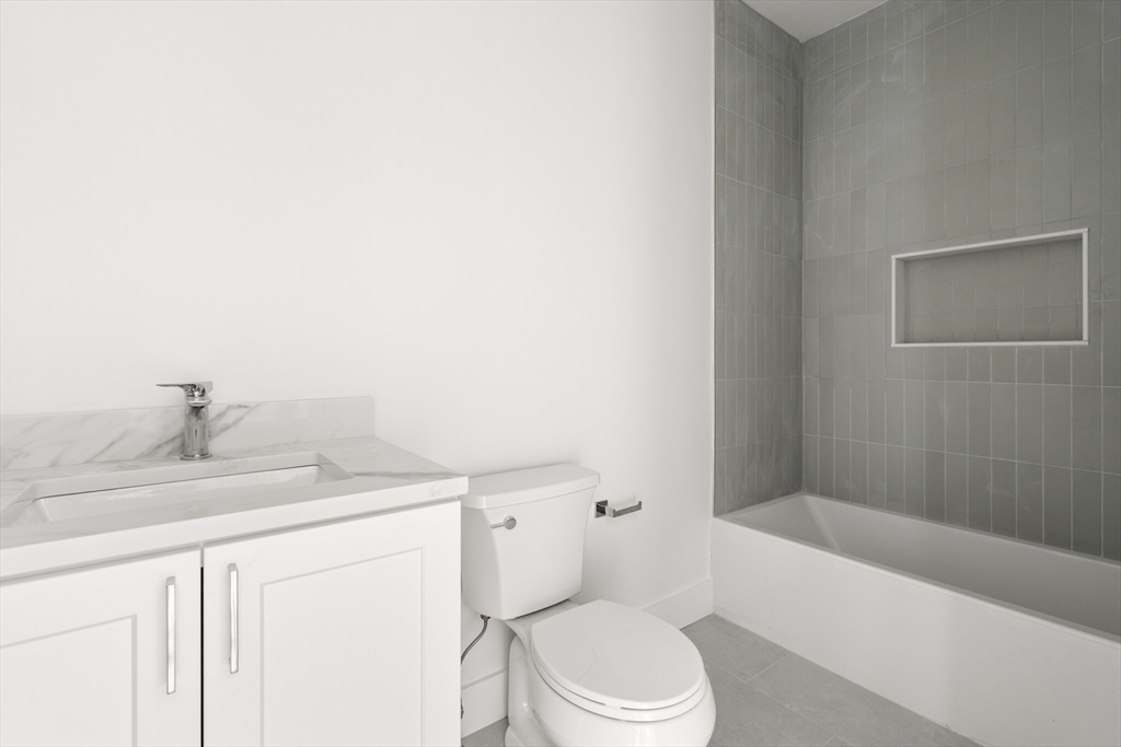1 bed, 1 bath apartment for rent at 467 E 3rd St Unit 1, South Boston — photo 14 of 18