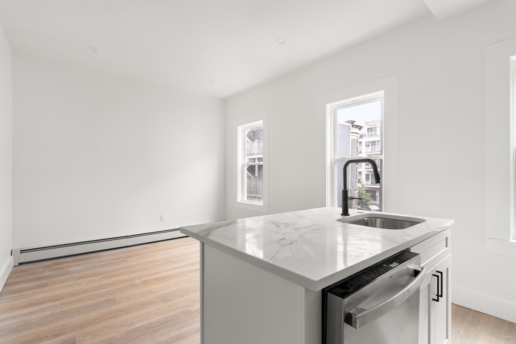 1 bed, 1 bath apartment for rent at 467 E 3rd St Unit 1, South Boston — photo 5 of 18