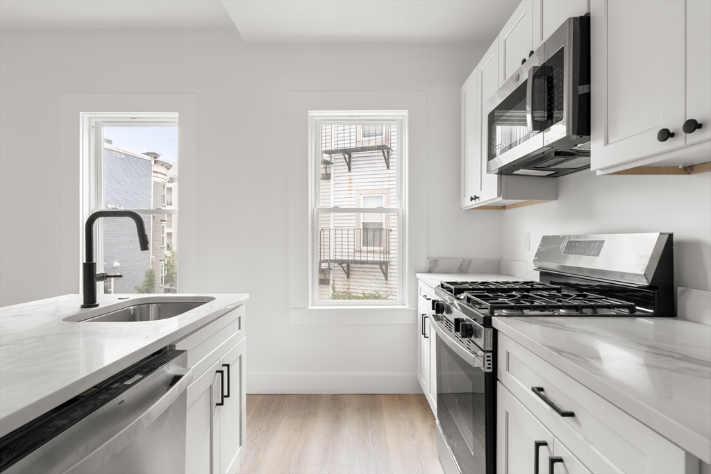 1 bed, 1 bath apartment for rent at 467 E 3rd St Unit 1, South Boston — photo 6 of 18