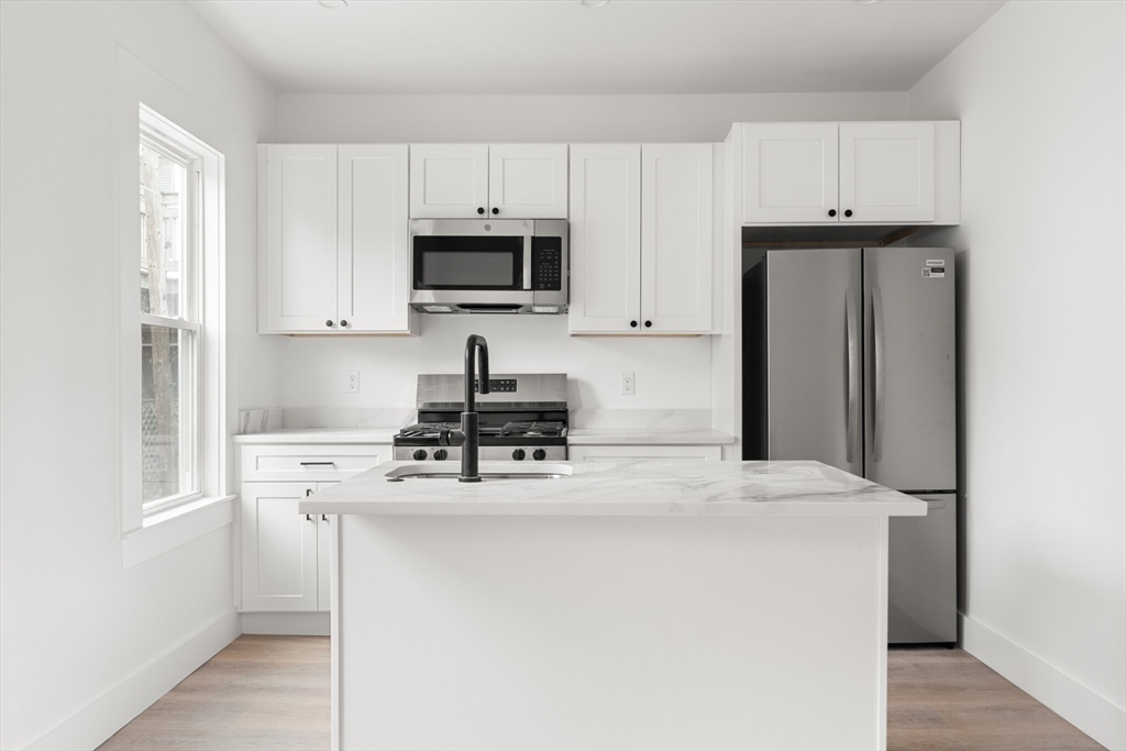 2 bed, 1 bath apartment for rent at 467 E 3rd St Unit 3, South Boston — photo 1 of 19