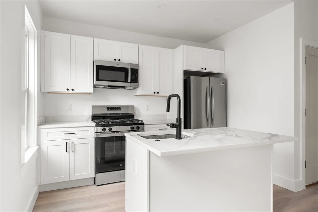 2 bed, 1 bath apartment for rent at 467 E 3rd St Unit 3, South Boston — photo 3 of 19