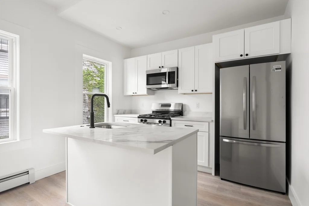 2 bed, 1 bath apartment for rent at 467 E 3rd St Unit 3, South Boston — photo 4 of 19