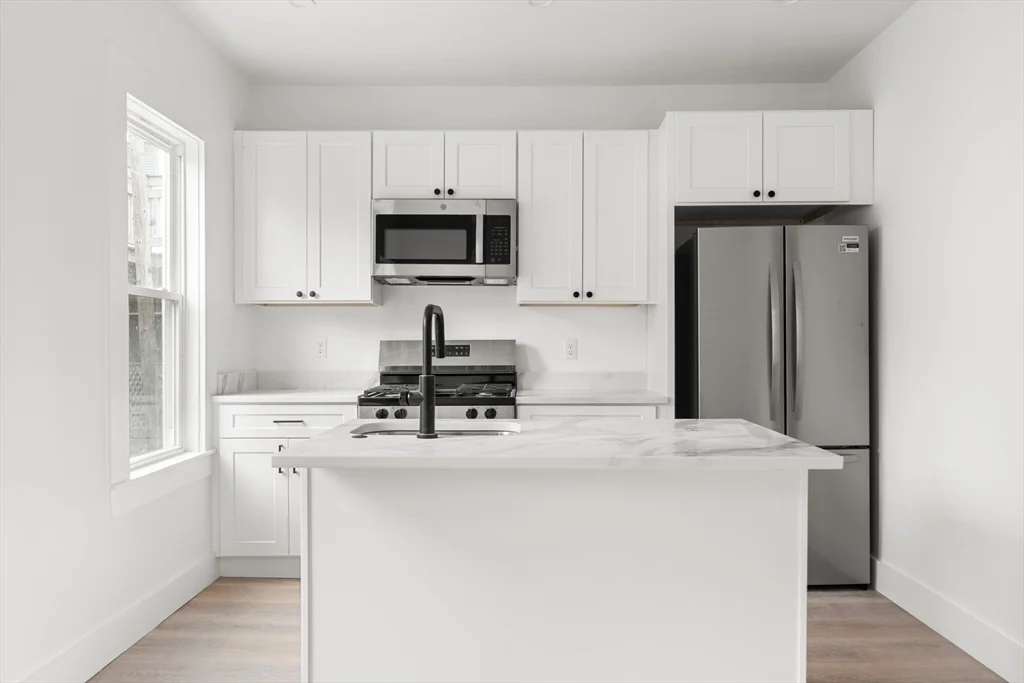 2 bed, 1 bath apartment for rent at 467 E 3rd St Unit 3, South Boston