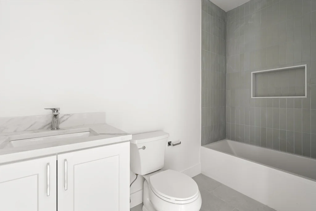 2 bed, 1 bath apartment for rent at 467 E 3rd St Unit 3, South Boston — photo 15 of 19
