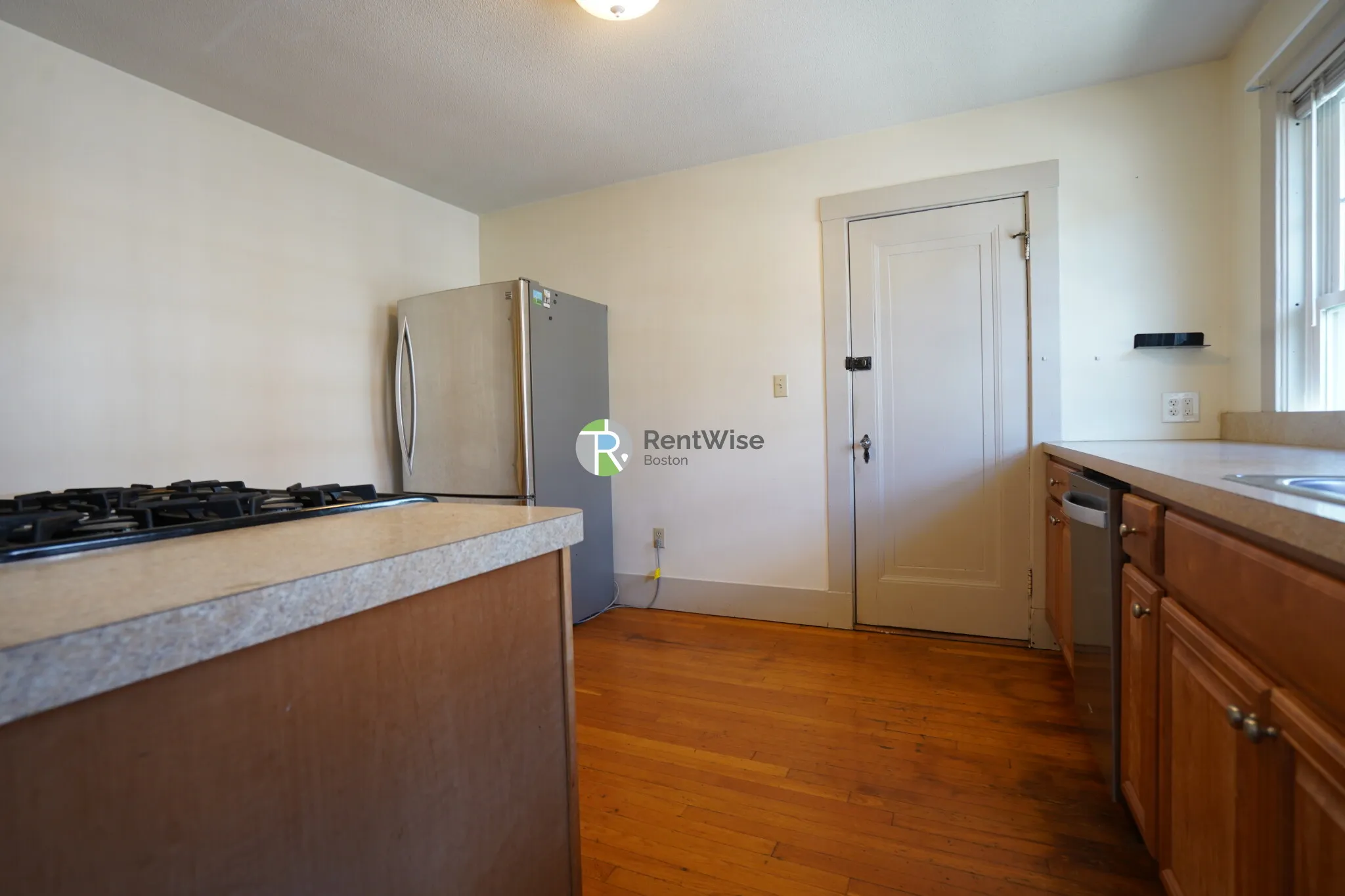 3 bed, 1 bath apartment for rent at 467 Washington St Unit 2, Brighton — photo 8 of 19