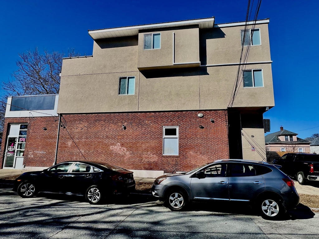 3 bed, 2 bath apartment for rent at 468 Brock Ave Unit 1S, South — photo 21 of 21